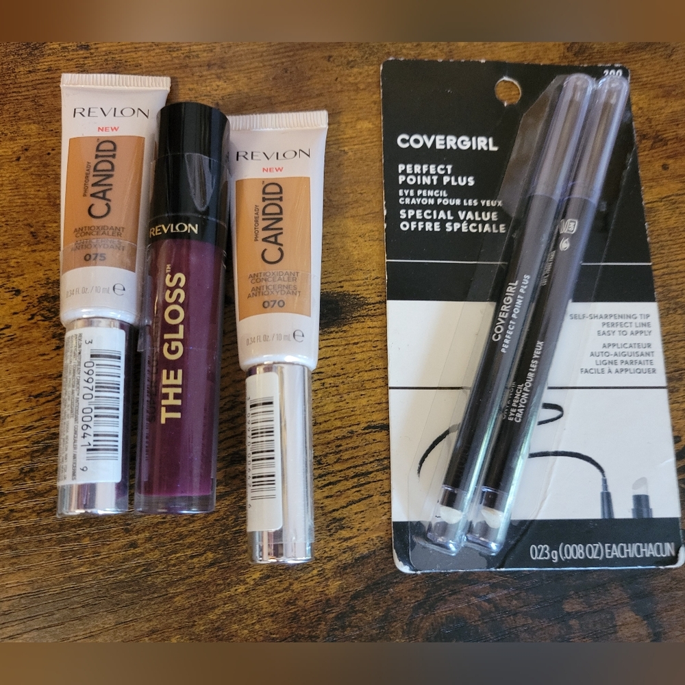 Revlon lot of 4 make up items eye liner,lip gloss, 2 concealers